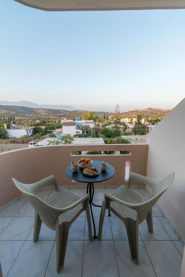 Filia Apartments Піцідія Екстер'єр фото
